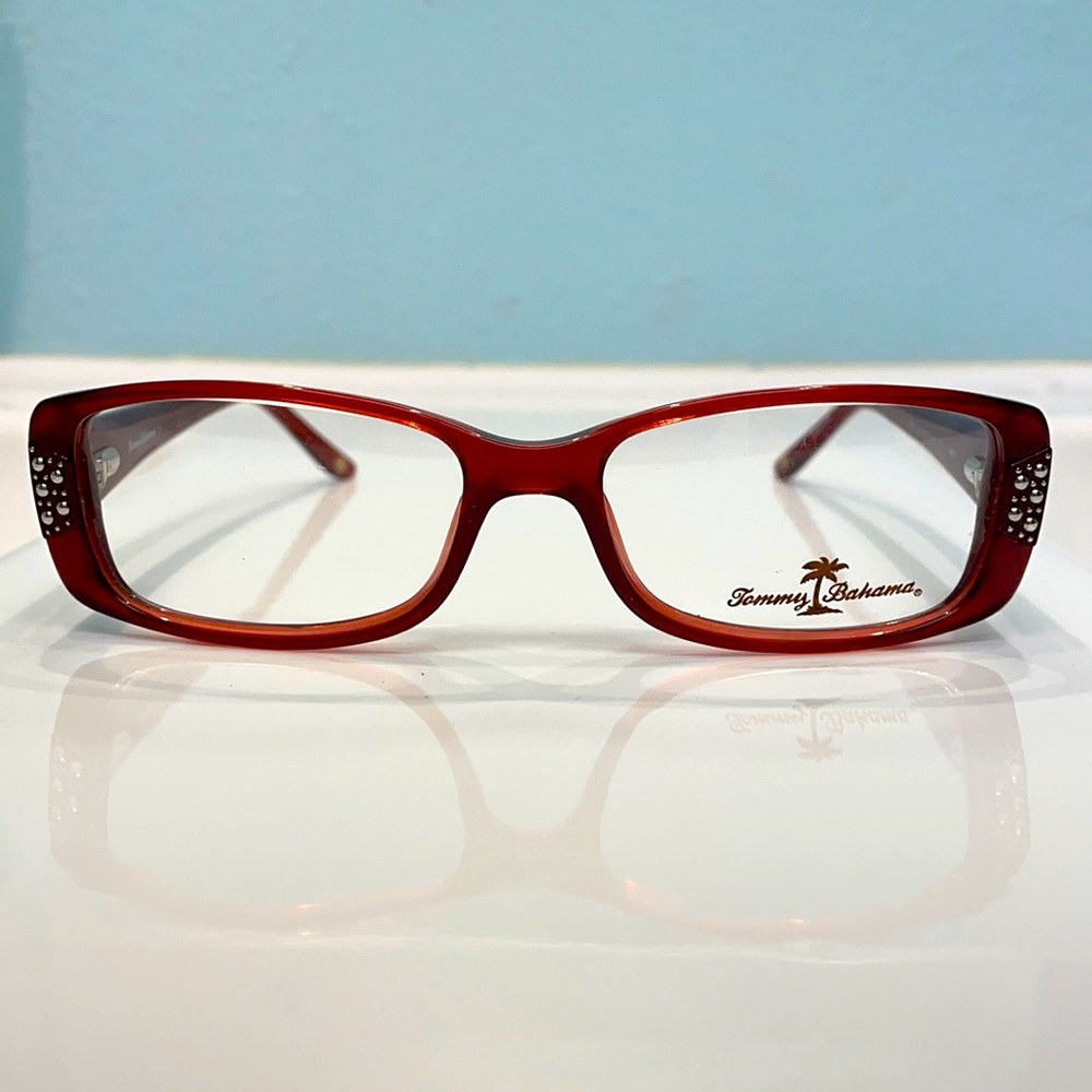 Tommy Bahama Lady’s plastic glasses